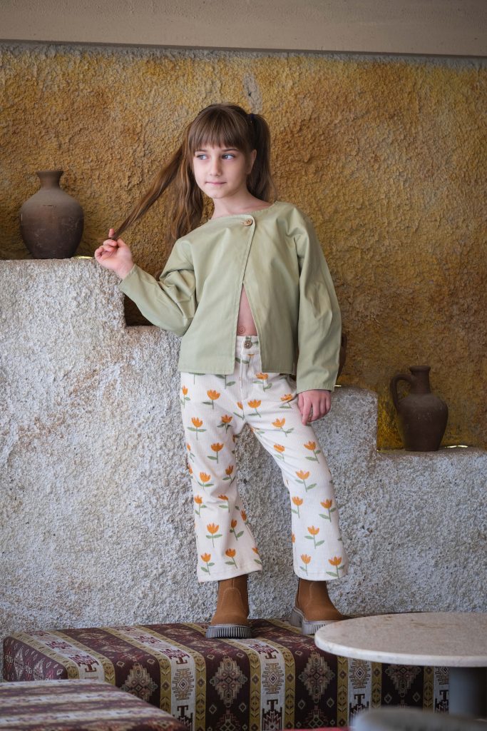 Asimetrik Kapamalı Düğme Detaylı Yeşil Üst